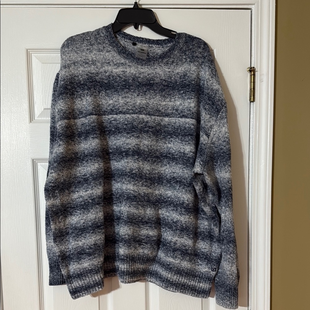 Nice blue and Gray Crewneck Sweater with Striped Pattern